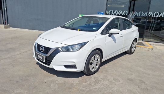 Nissan • Versa