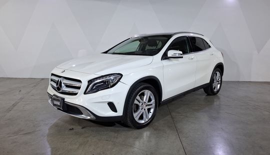 Mercedes Benz • Clase GLA