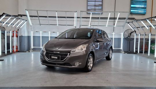 Peugeot • 208