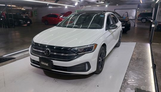 Volkswagen • Jetta