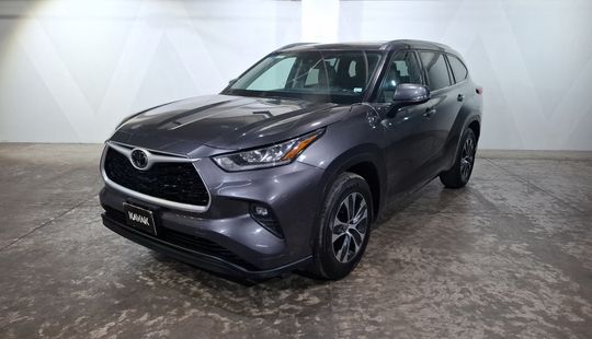 Toyota • Highlander