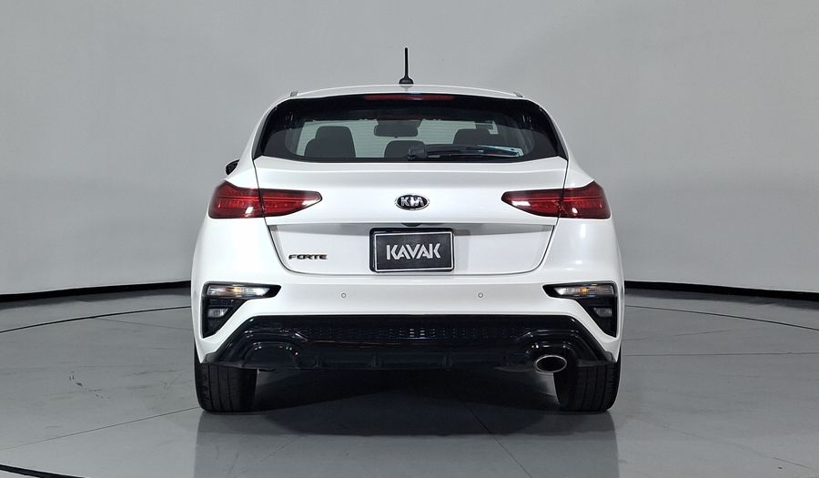 Kia Forte 2.0 EX IVT Hatchback 2021