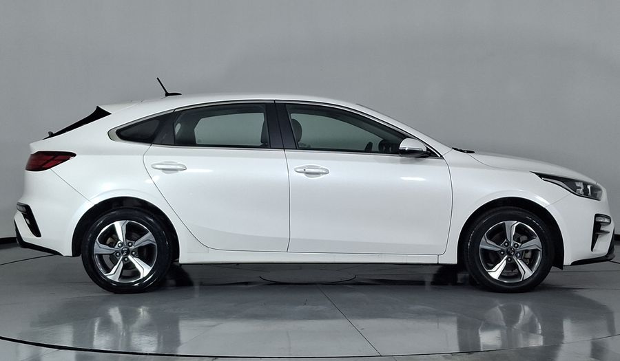 Kia Forte 2.0 EX IVT Hatchback 2021