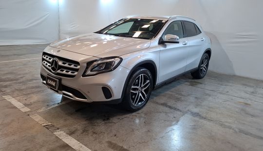 Mercedes Benz • Clase GLA