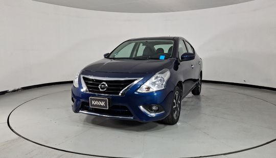 Nissan • Versa
