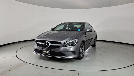 Mercedes Benz • Clase CLA