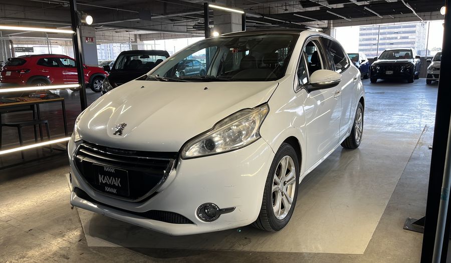 Peugeot 208 1.6 FELINE AT Hatchback 2016