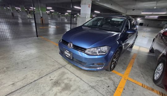 Volkswagen • Golf