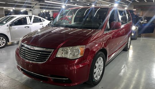 Chrysler • Town & Country