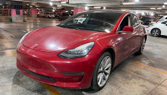 Tesla • Model 3