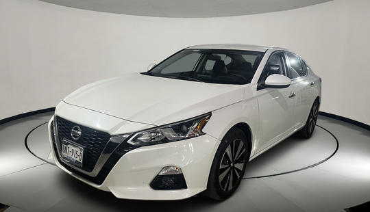 Nissan • Altima