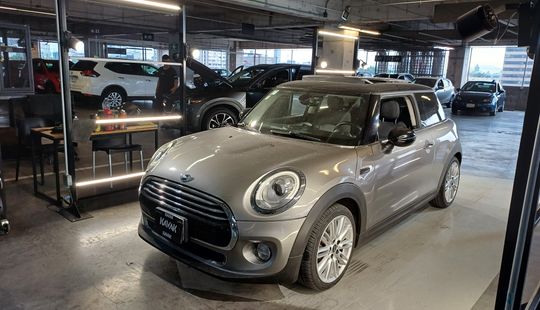 Mini • Cooper