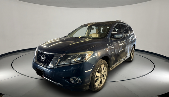 Nissan • Pathfinder