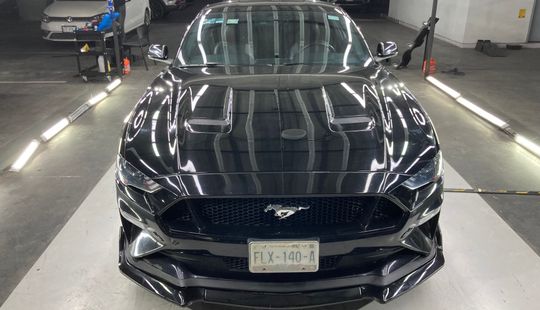 Ford • Mustang