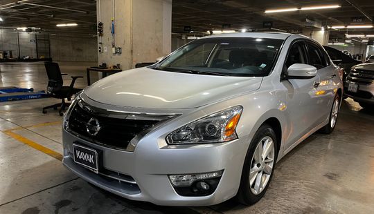 Nissan • Altima