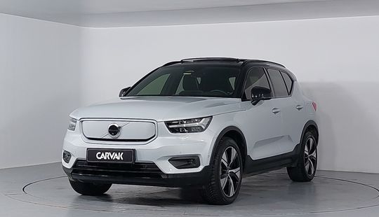Volvo • XC40