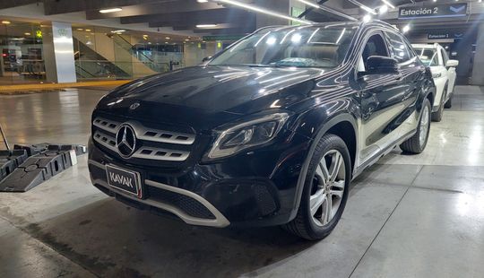 Mercedes Benz • Clase GLA
