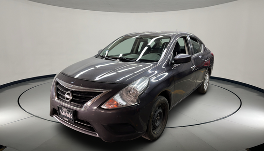 Nissan • Versa