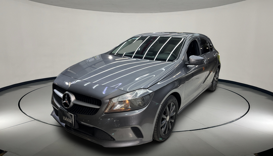 Mercedes Benz • Clase A