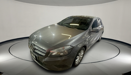 Mercedes Benz • Clase A