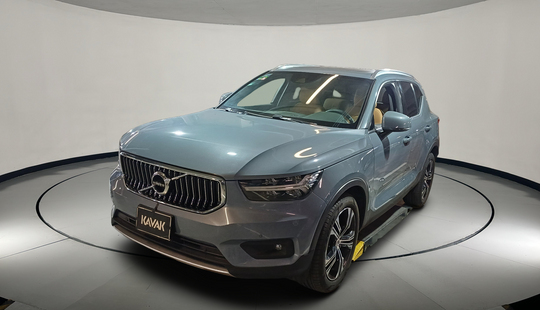 Volvo • XC40