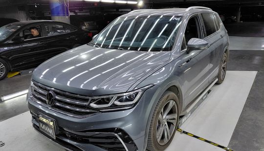 Volkswagen • Tiguan