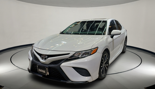 Toyota • Camry