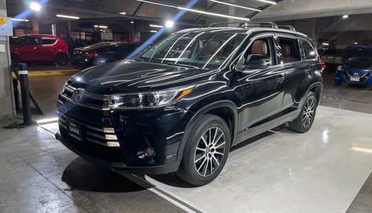 Toyota • Highlander