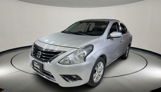 Nissan • Versa