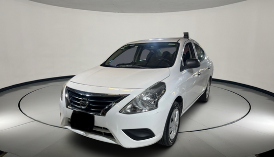 Nissan • Versa