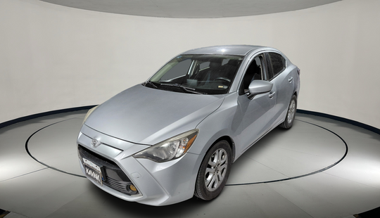 Toyota • Yaris