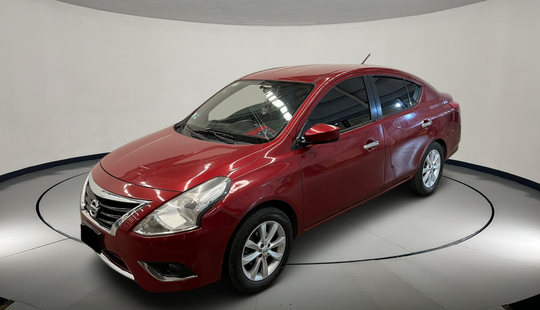 Nissan • Versa