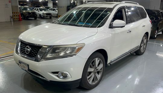 Nissan • Pathfinder