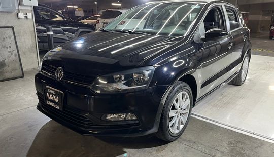 Volkswagen • Polo