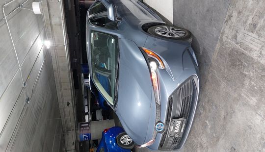 Toyota • Corolla