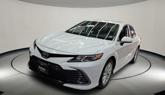 Toyota • Camry