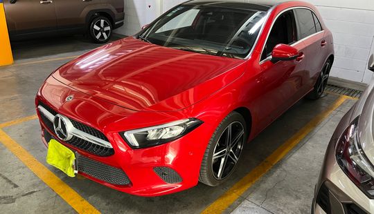 Mercedes Benz • Clase A