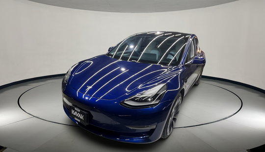 Tesla • Model 3
