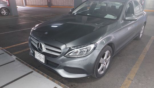 Mercedes Benz • Clase C