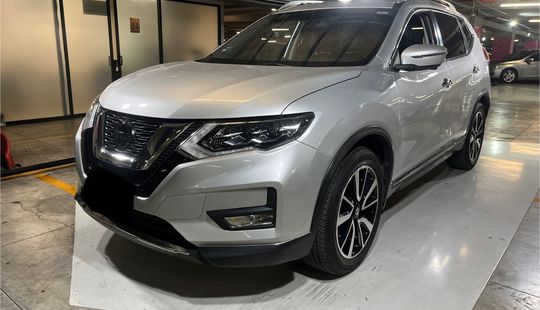 Nissan • X-Trail