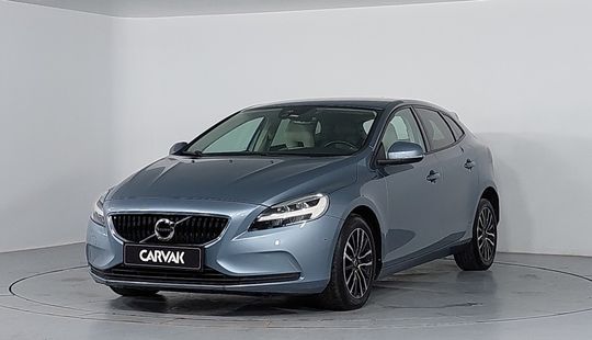 Volvo • V40