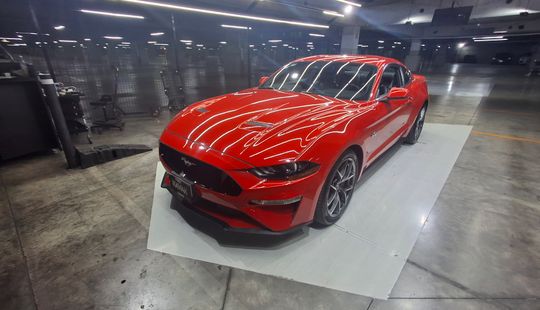 Ford • Mustang