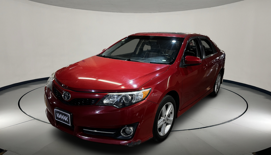 Toyota • Camry