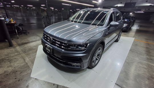 Volkswagen • Tiguan