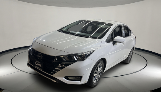 Nissan • Versa