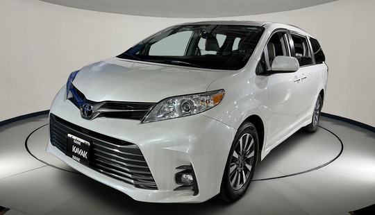 Toyota • Sienna