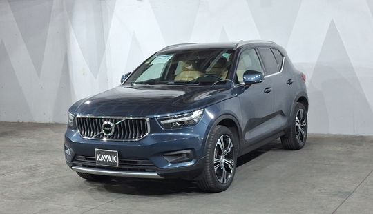 Volvo • XC40