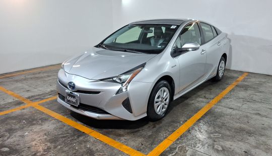 Toyota • Prius