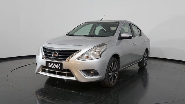 Nissan • Versa