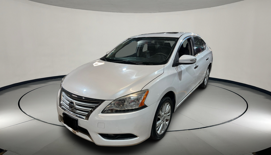 Nissan • Sentra